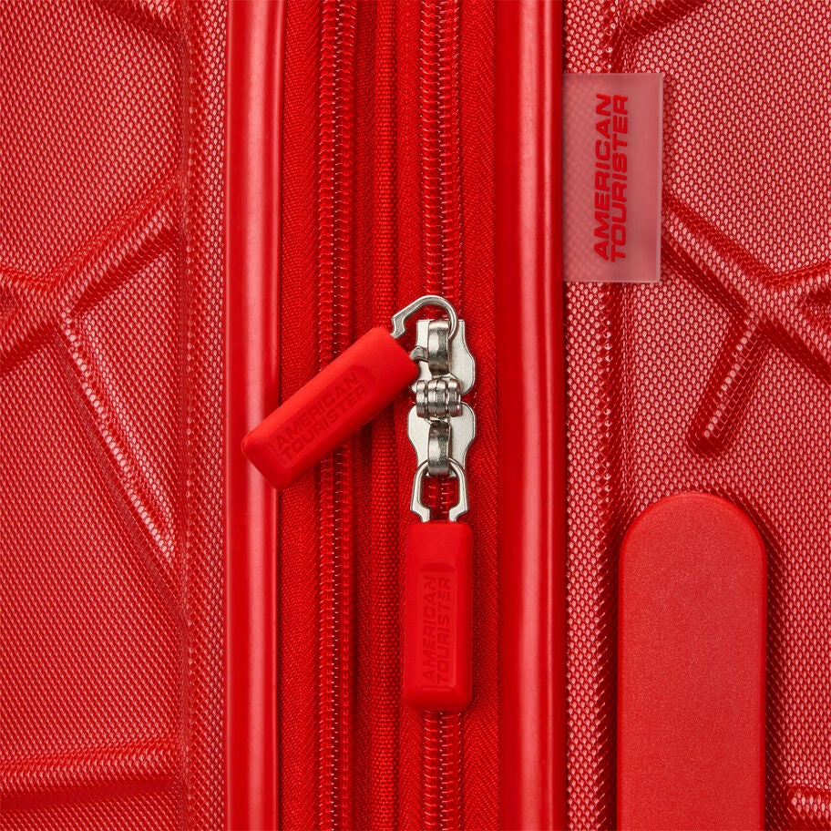 Spiderman Carry-On Spinner in the color Bright Red. image number 3