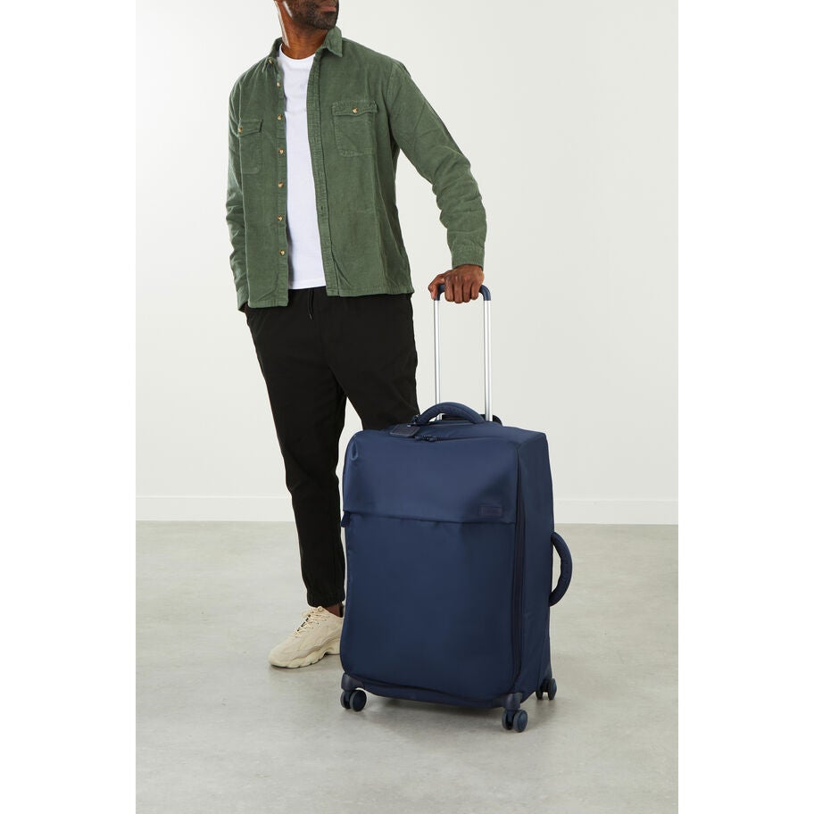 Lipault PLUME Medium Trip in the color Navy. image number 1