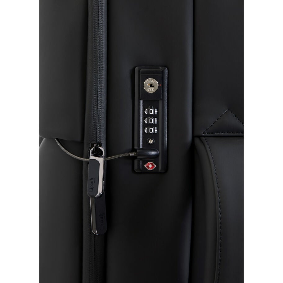 Lipault LOST IN BERLIN Valise Cabin 2.0 in the color Noir. image number 4