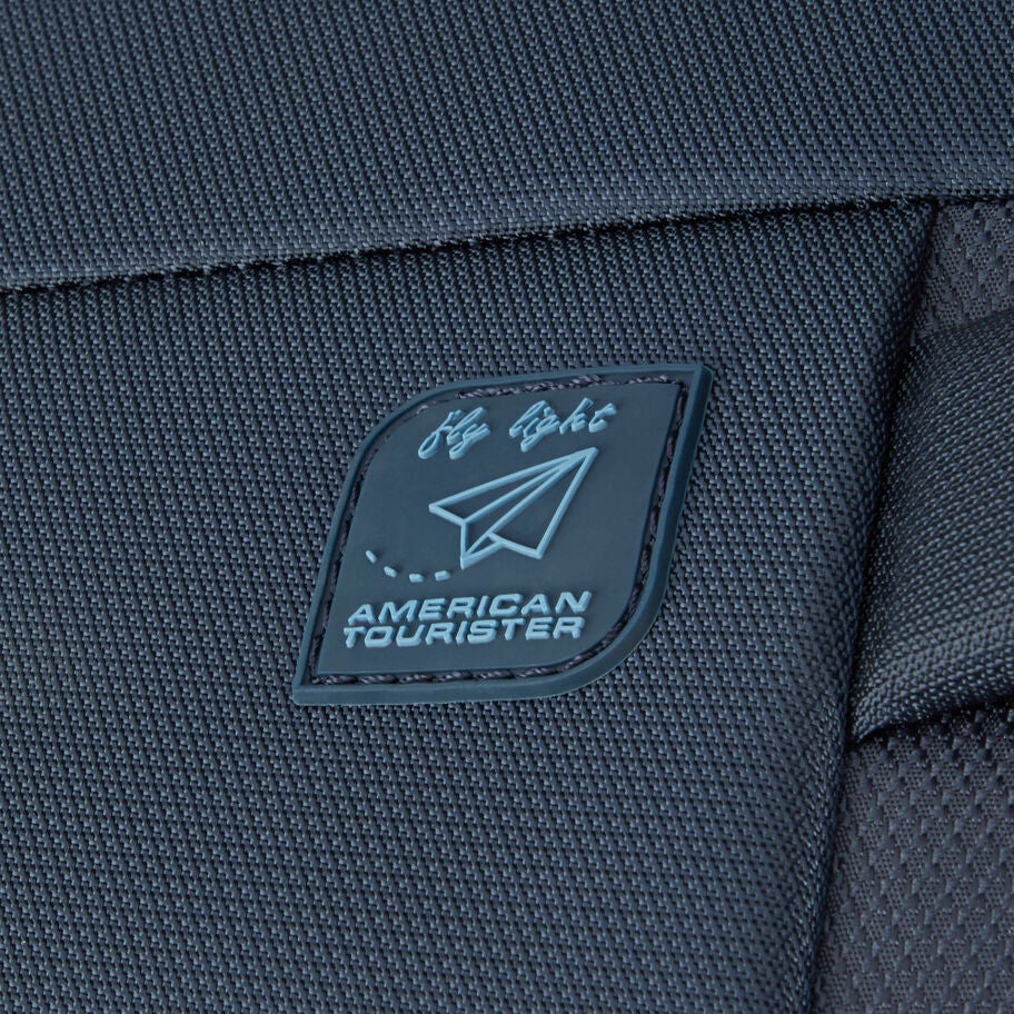 American Tourister SummerRide Spinner Large in the color Navy. image number 11