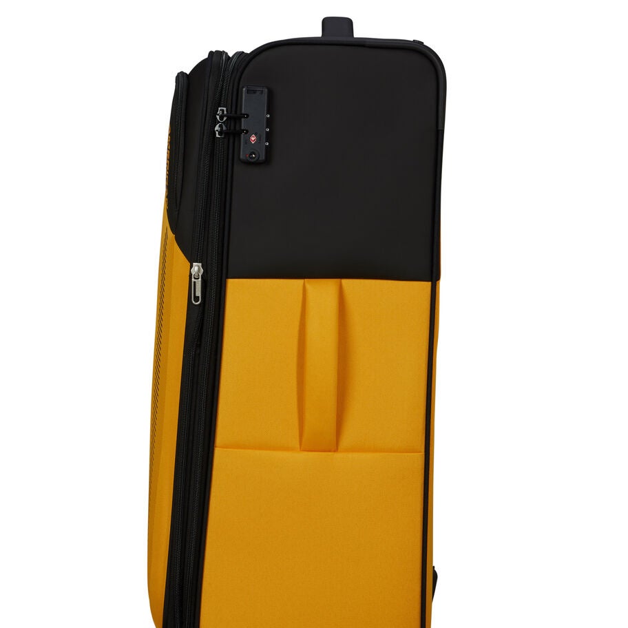 American Tourister Daring Dash Spinner Large in the color Black/Yellow. image number 2