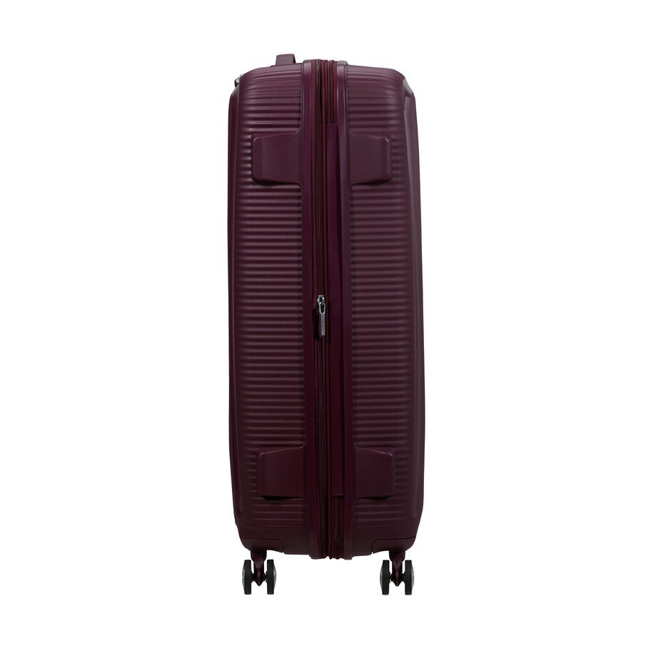 American Tourister Curio Ensemble de 3 Bagages in the color Cerise Sauvage. image number 5