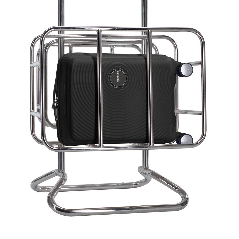 American Tourister Little Curio valise de cabine &agrave; roues pour enfants in the color Basse Noir. image number 2