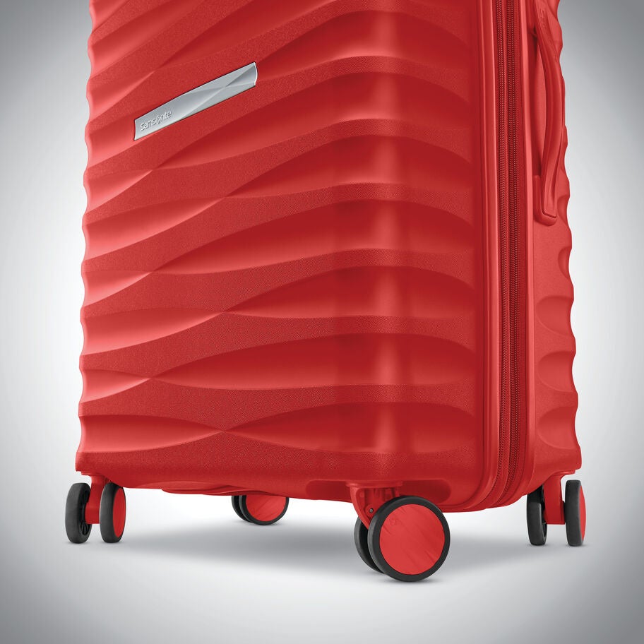 Samsonite Voltage DLX Spinner Large in the color Chili Red. image number 6