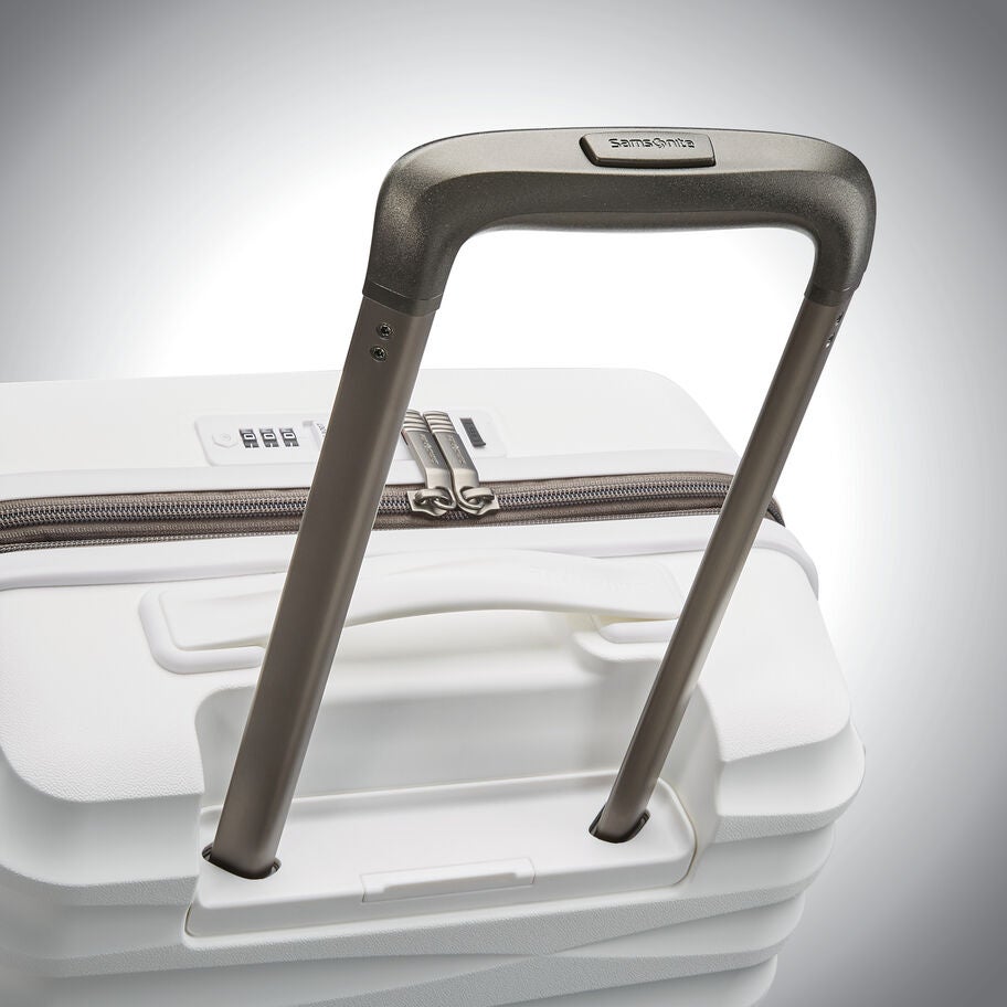 Samsonite Voltage DLX Spinner Carry-On&trade; in the color White. image number 6