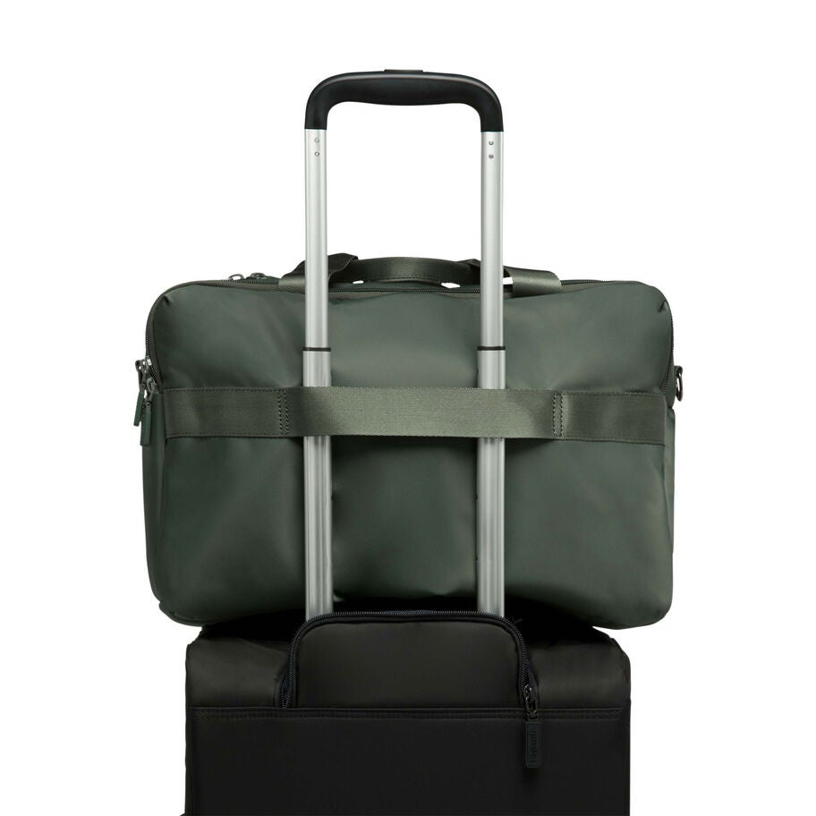 Lipault City Plume Sac 24 Heures in the color Khaki Green. image number 5