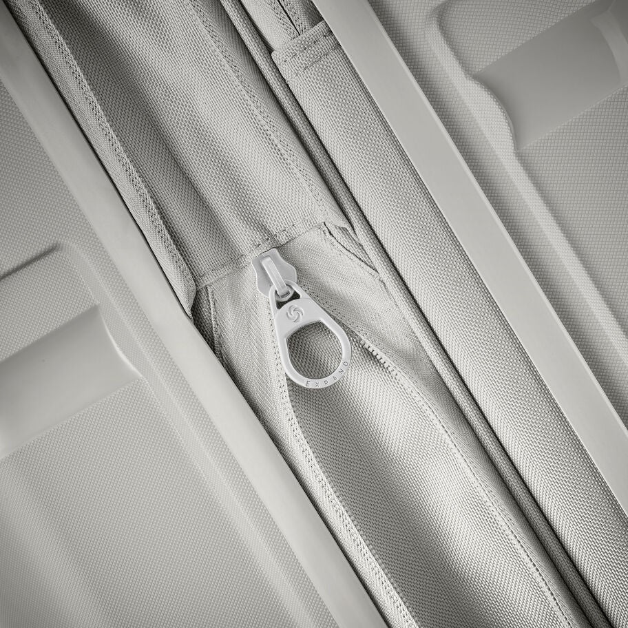 Samsonite valise moyen &agrave; roues in the color Gris Pierre. image number 4