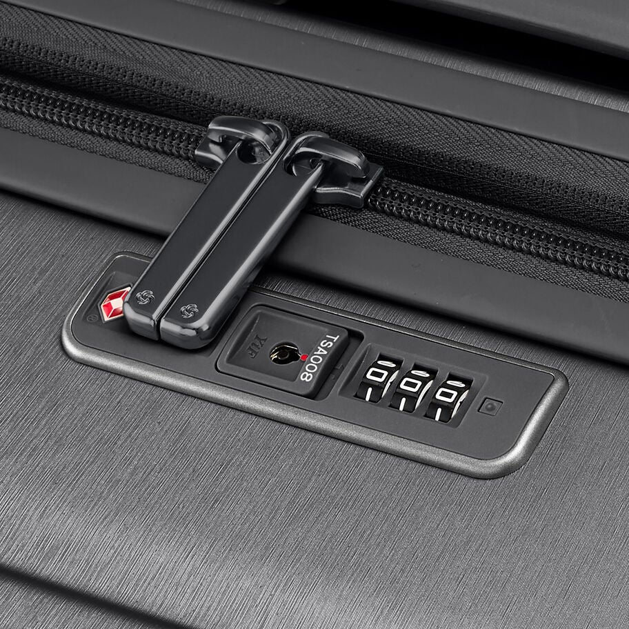 Samsonite Evoa Z Spinner Large in the color Black. image number 7