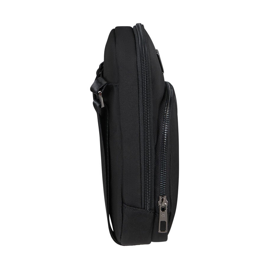 Samsonite SackSquare Crossbody Small in the color Black. image number 3