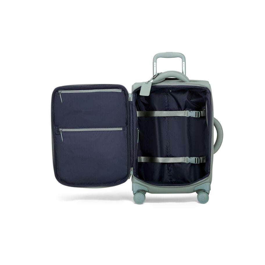 Lipault LOST IN BERLIN Valise Cabin 2.0 in the color Vert yoga. image number 2