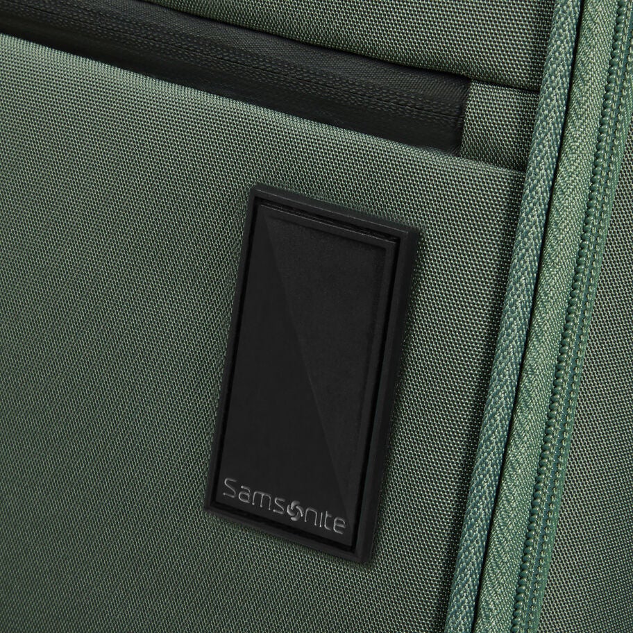 Samsonite Vaycay Spinner Large in the color Pistachio Green. image number 10
