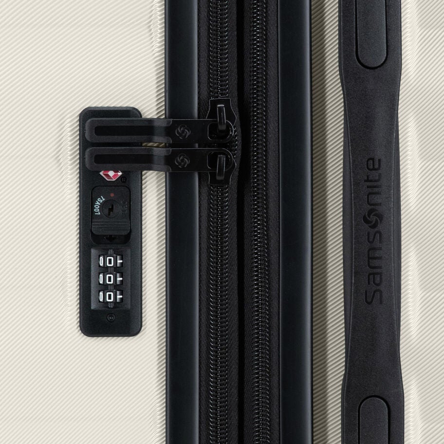 Samsonite Xion Pro Spinner Large in the color Off-White. image number 5