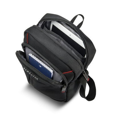 Samsonite Xenon 4.0 Crossbody in the color Black.