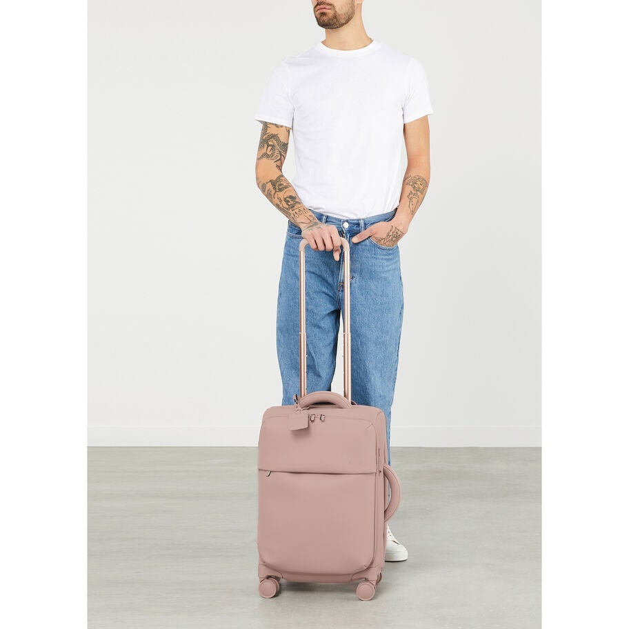 Lipault LOST IN BERLIN Valise Cabin 2.0 in the color Quartz rose. image number 1