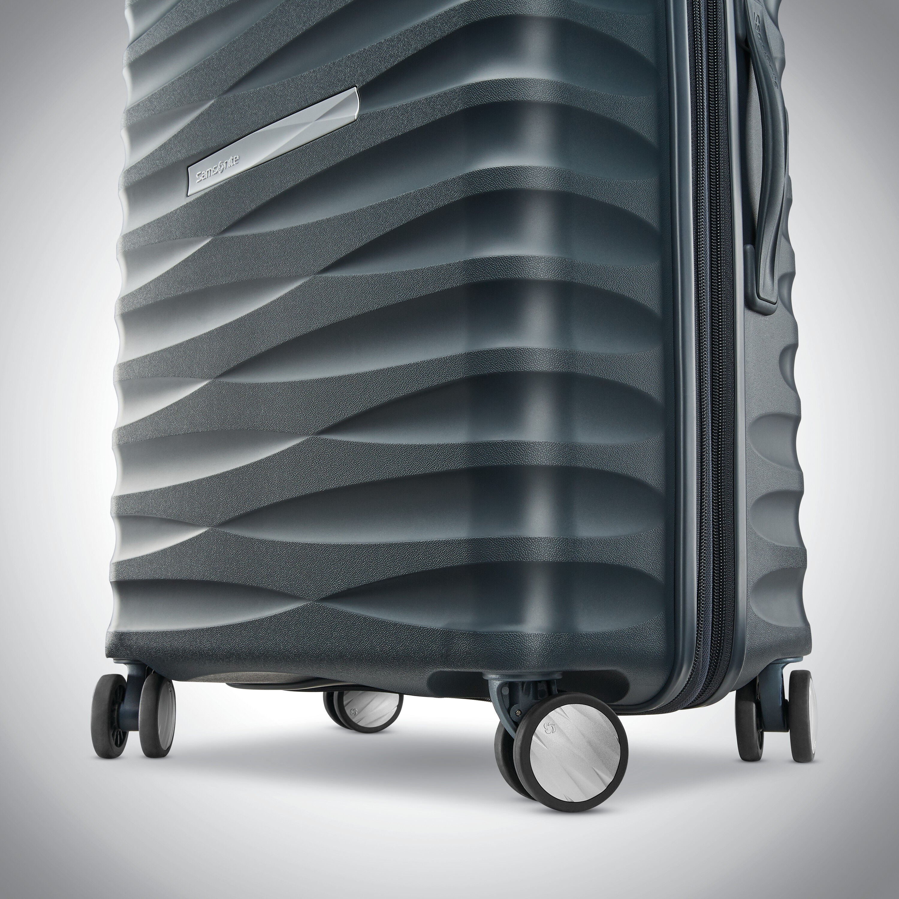 Samsonite shop graphite luggage