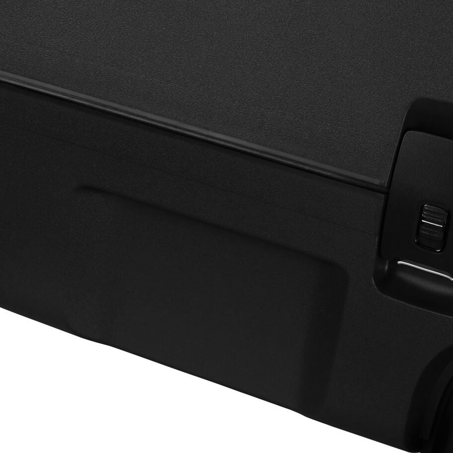 Samsonite Essens Spinner Medium in the color Graphite. image number 8