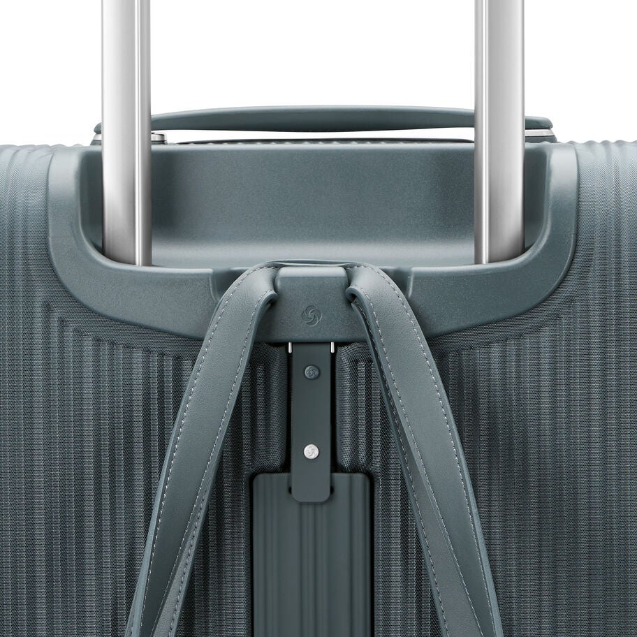 Samsonite Silhouette 18 Spinner Large in the color Black. image number 3
