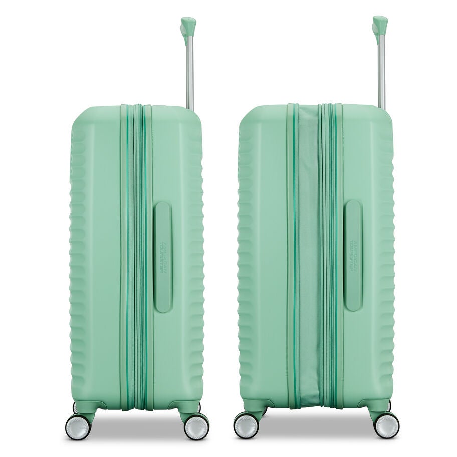 American Tourister Stratum 3.0 Spinner Medium in the color Surreal Green. image number 2