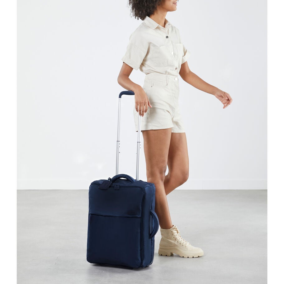 Lipault Foldable Plume Cabin in the color Navy. image number 1
