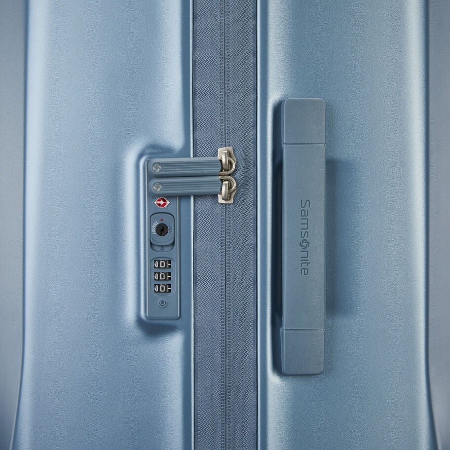 Samsonite UpLIFT valise grand &agrave; roues rigide in the color Bleu &eacute;l&eacute;mentaire. image number 4