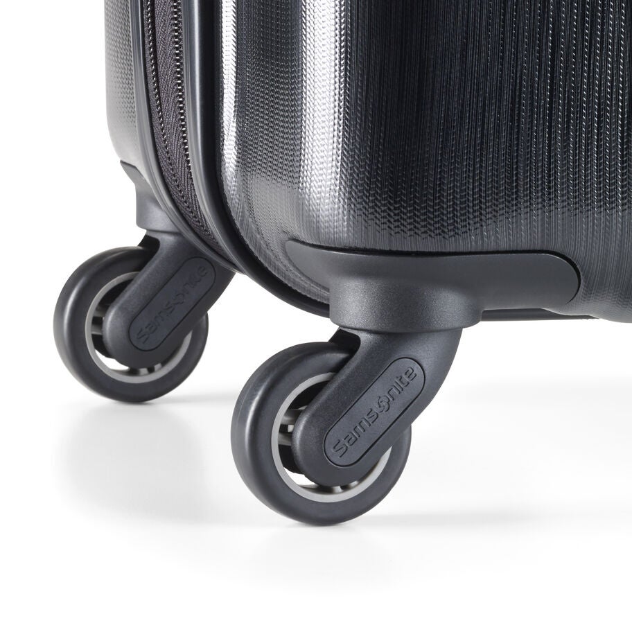 Samsonite Winfield NXT Spinner Medium in the color . image number 32