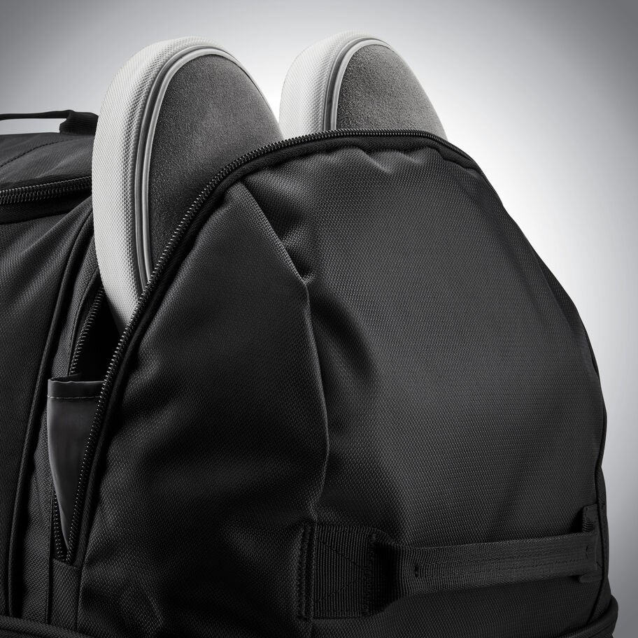 Samsonite Andante 2 Wheeled Duffle 22" in the color All Black. image number 4