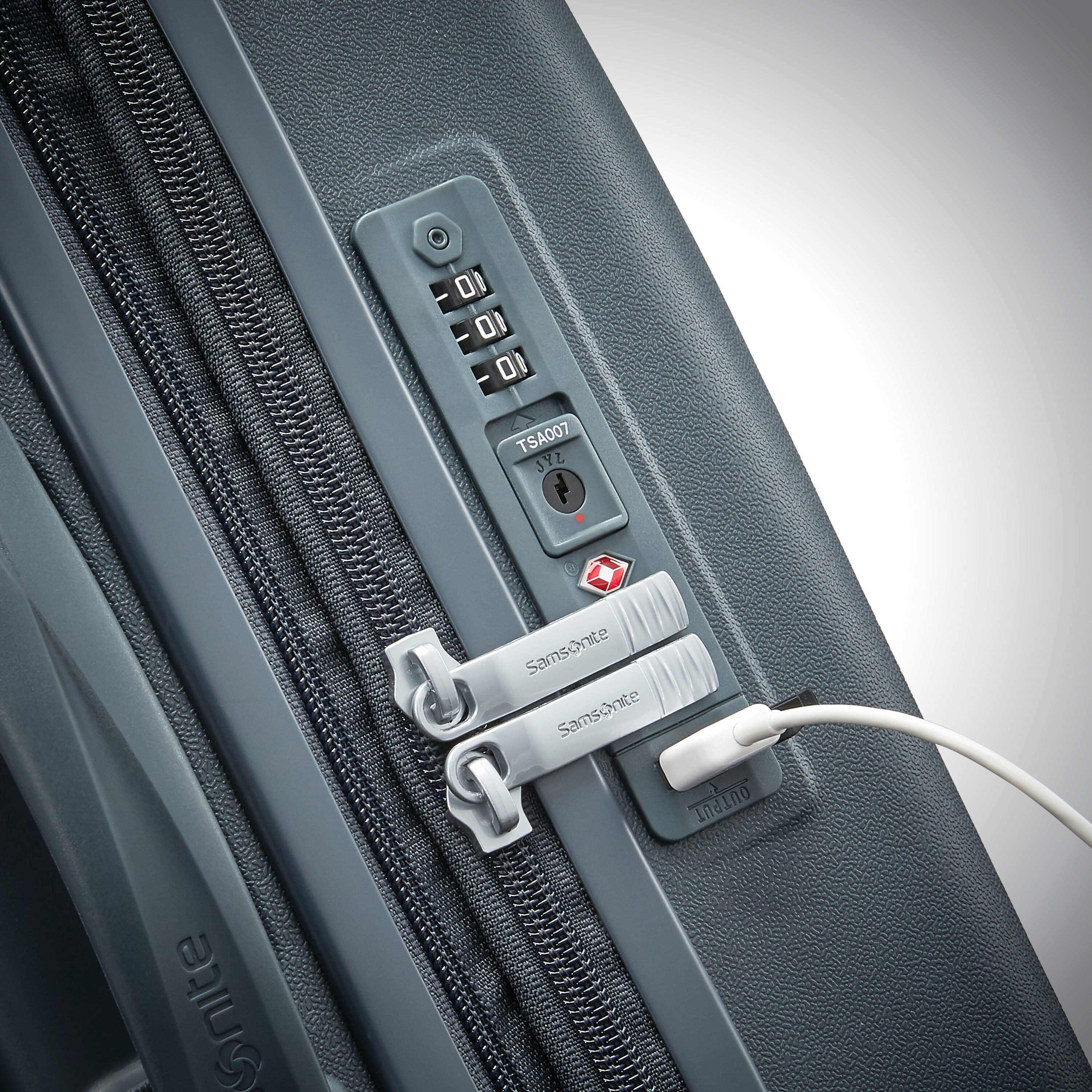 Samsonite hot sale voltage dlx