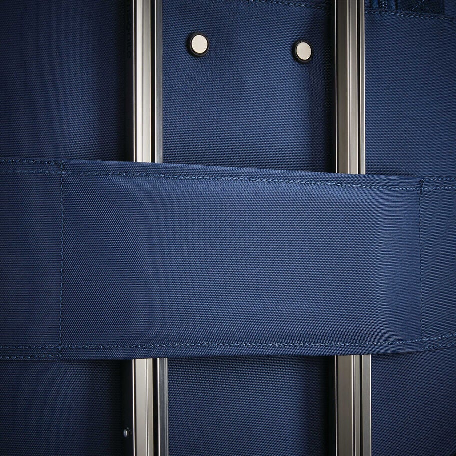 Samsonite Spinner Underseater w/ USB Port in the color Ocean. image number 6