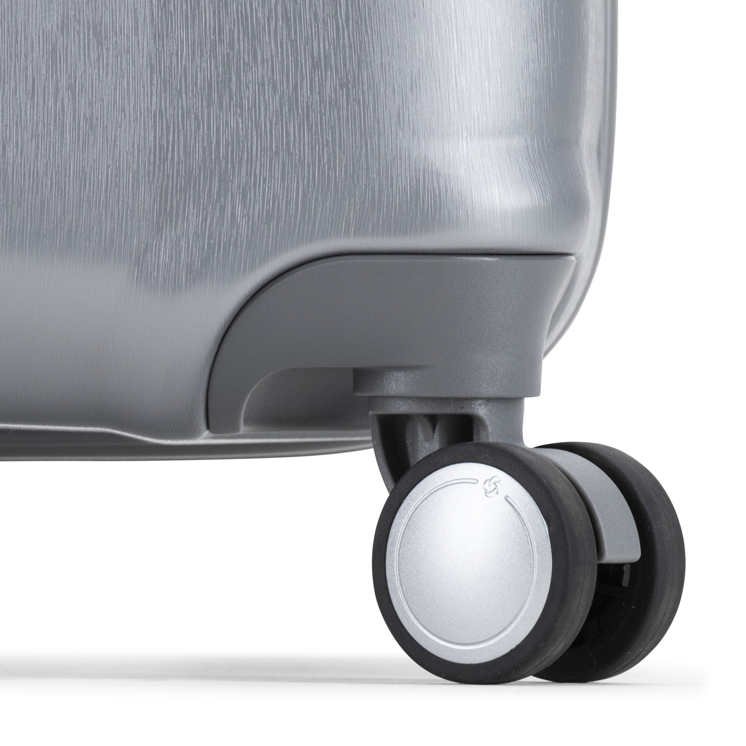 Samsonite Zipplus Spinner 20インチ シルバー 71BLT2J5C0L._UY1000_.jpg