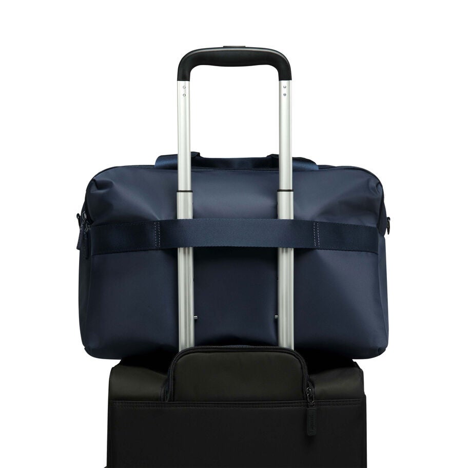 Lipault City Plume Sac 24 Heures in the color Marine. image number 5