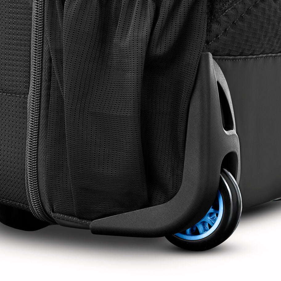 High Sierra Hi-Life Sac &agrave; Dos &agrave;Roulettes Convertible 3 en 1 in the color Noir/Bleu. image number 8