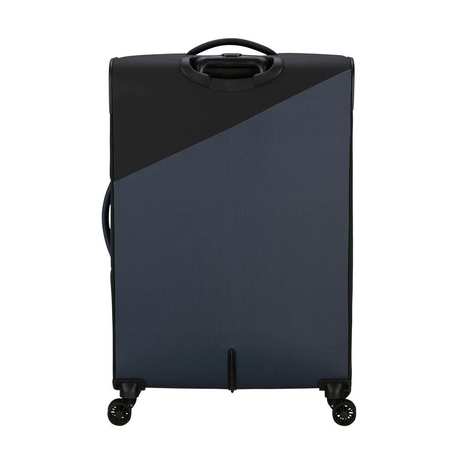 American Tourister Daring Dash 3 Piece Set in the color Black/Grey. image number 6
