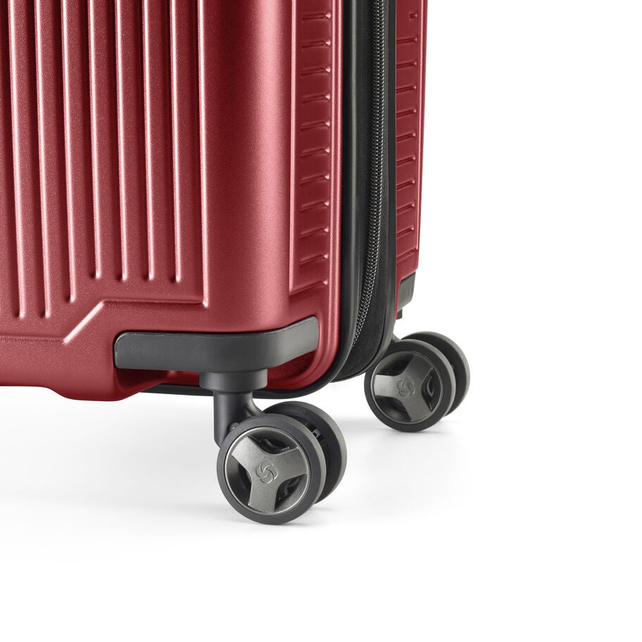 Samsonite ICON Spinner Carry-On&trade; in the color Red. image number 8