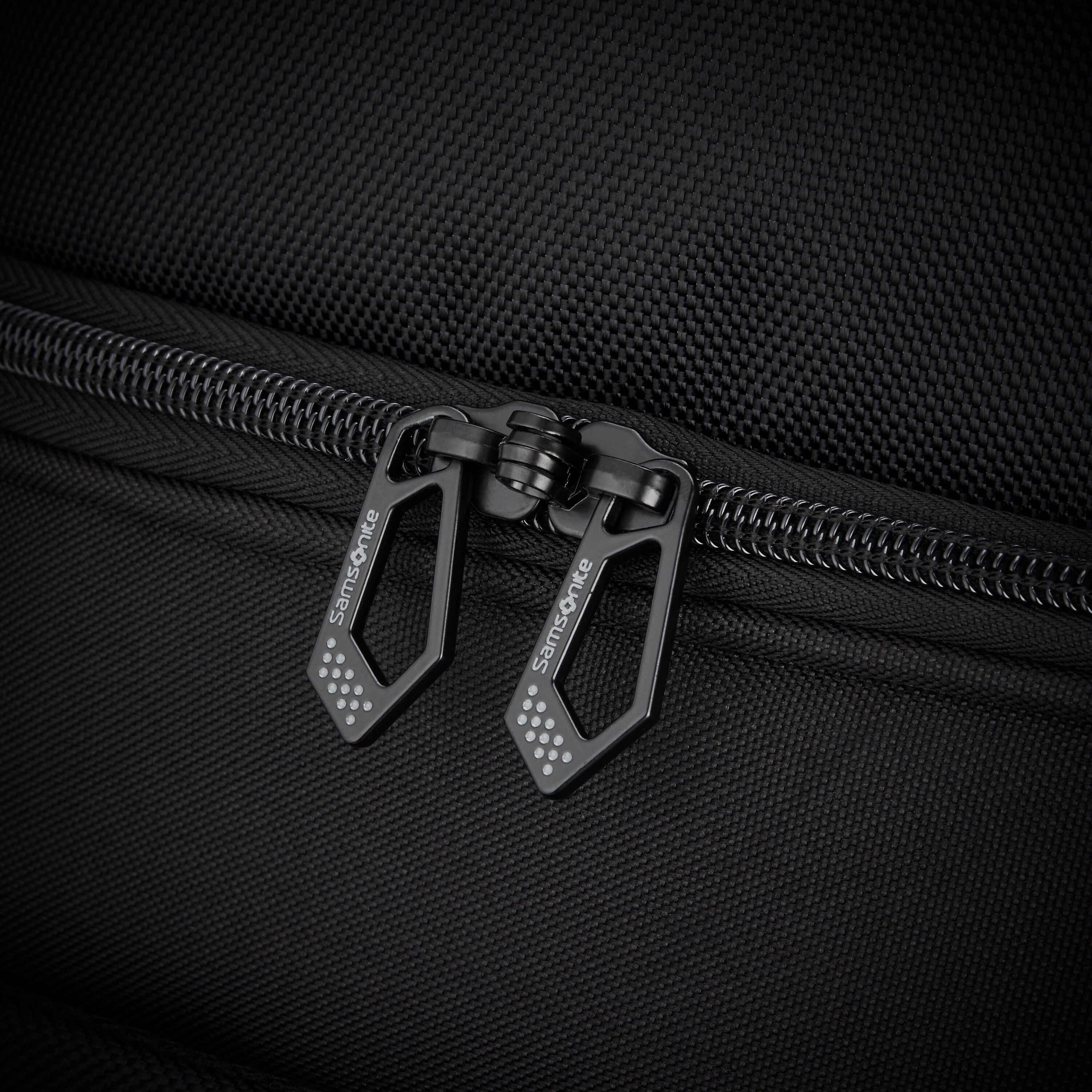 Detour 34" Wheeled Duffle Luggage Samsonite Canada