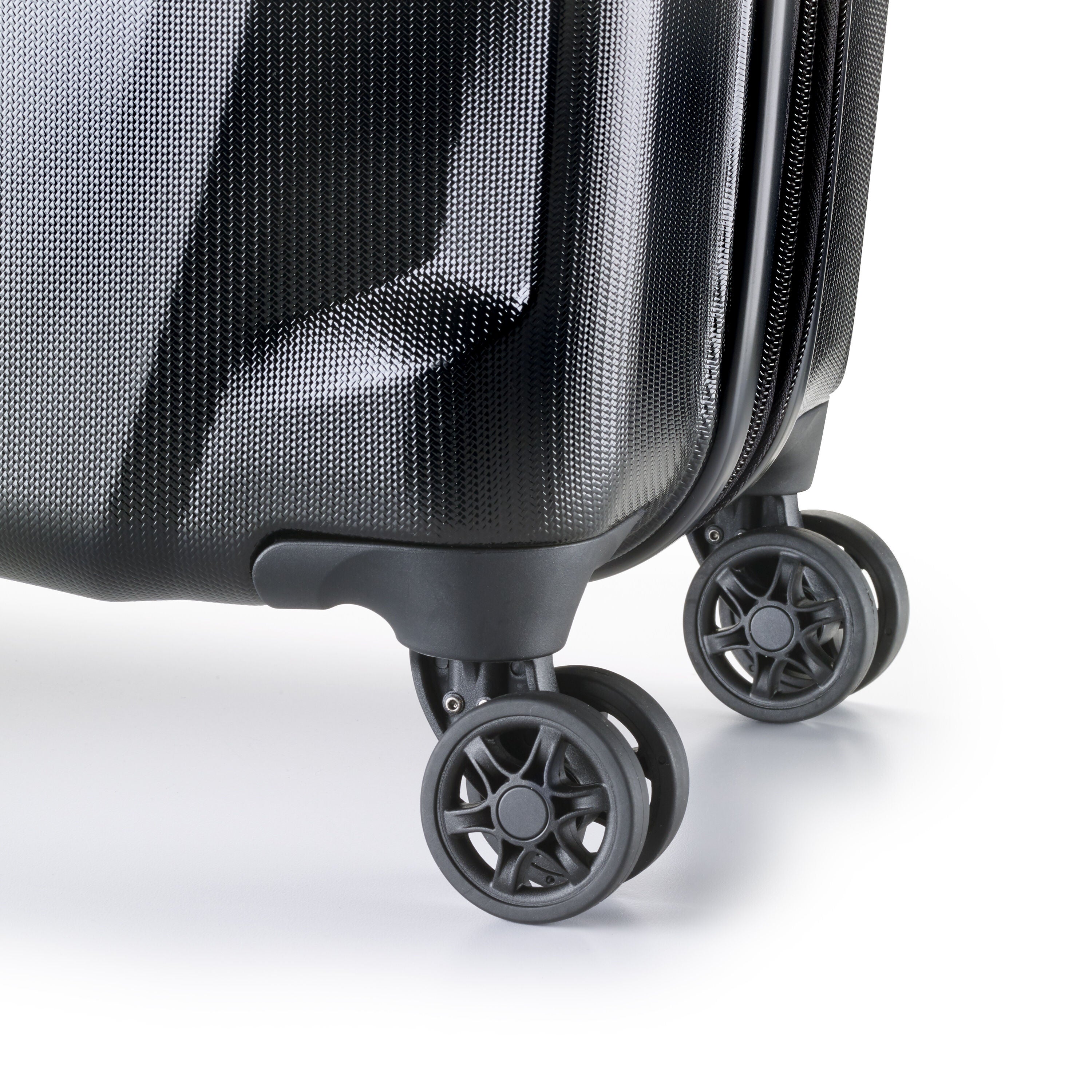 Samsonite Pursuit DLX Plus Spinner Medium