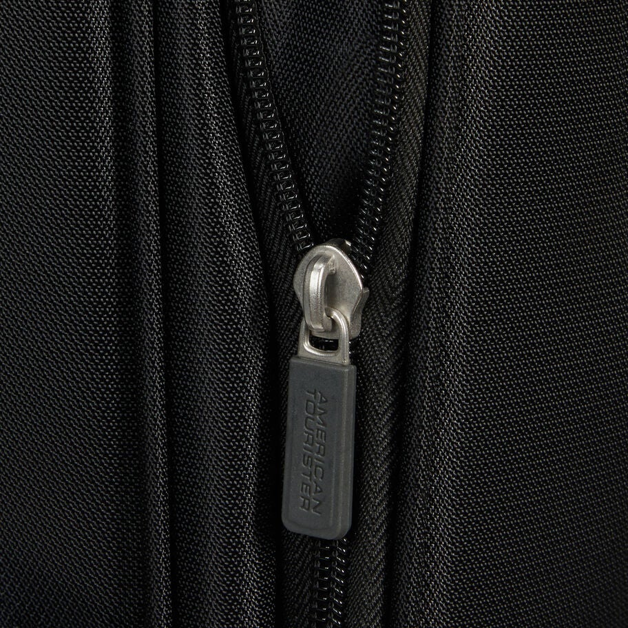 American Tourister SummerRide Spinner Medium in the color Black. image number 5