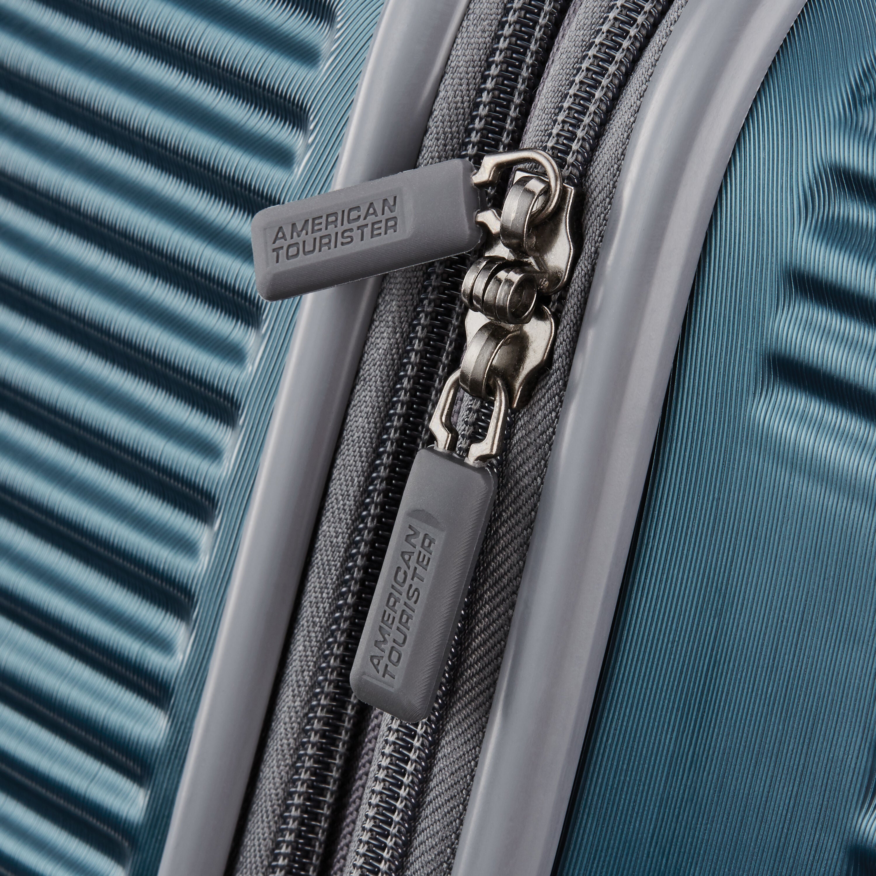 Buy American Tourister Airweave Spinner Medium for CAD 200.00