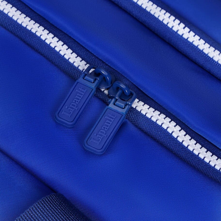 Lipault City Plume 24H Bag 2.0 - Layover in Mykonos in the color Magnetic Blue. image number 6