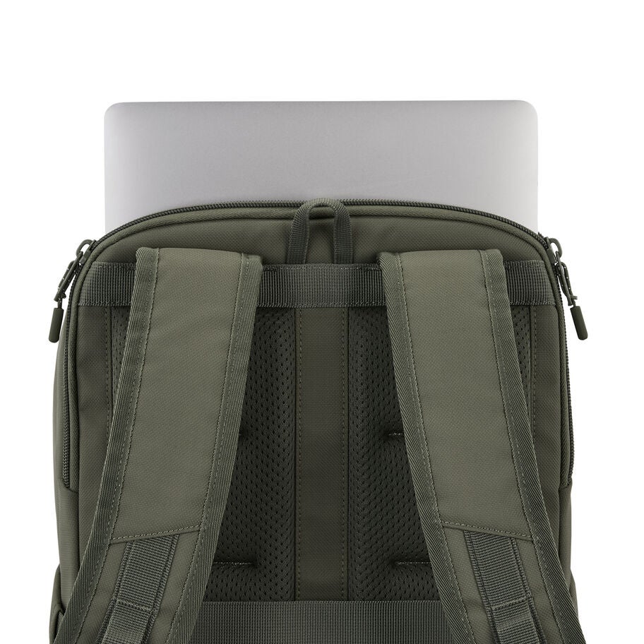 High Sierra Lineage Backpack in the color Olive. image number 4
