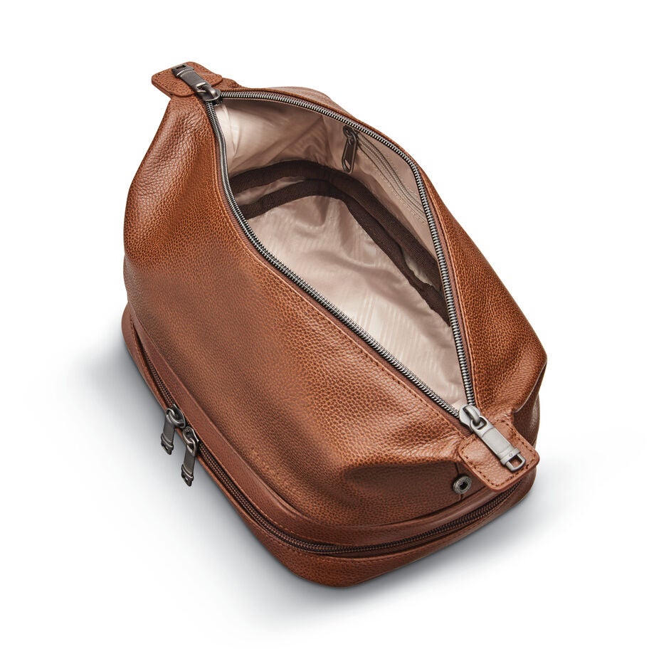 Samsonite Classic Leather Trousse de voyage in the color Cognac. image number 2