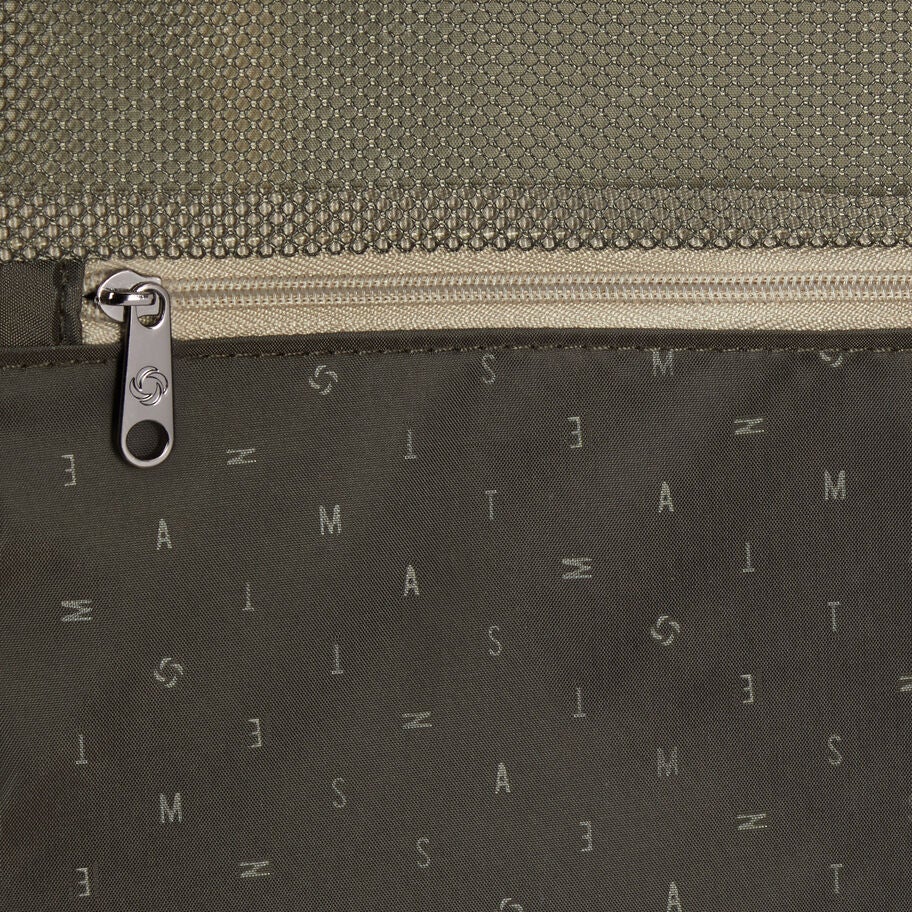 Samsonite Airea 3 Piece Set in the color Black. image number 2