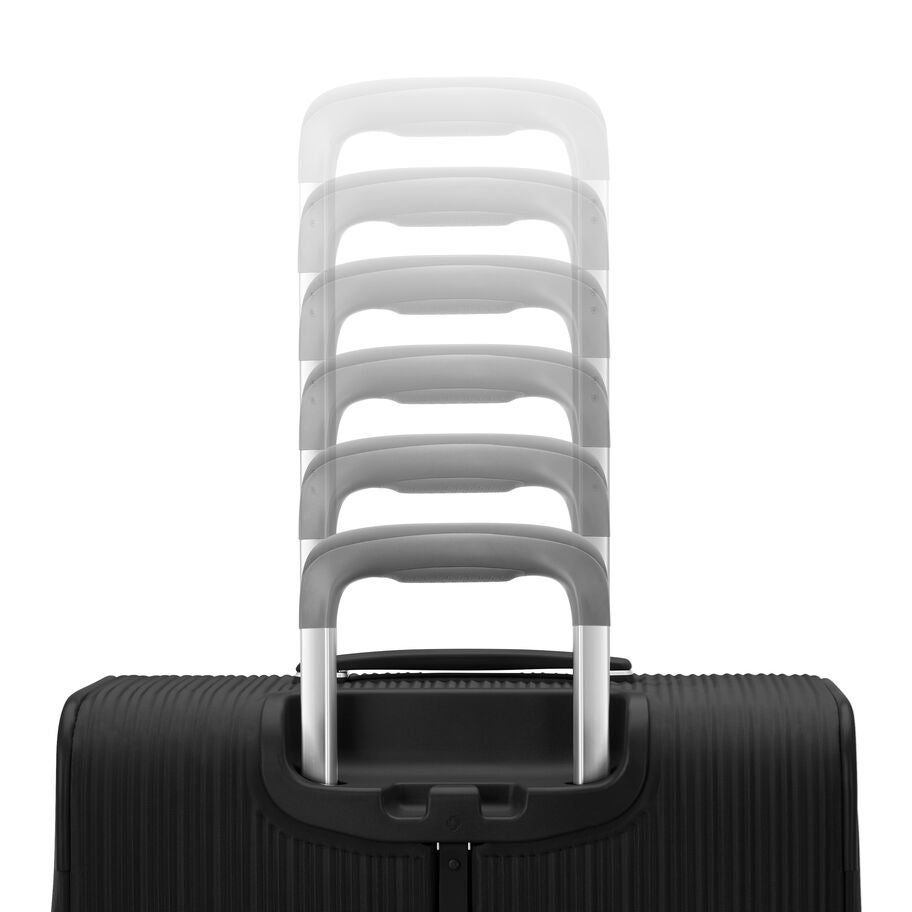 Samsonite Silhouette 18 Spinner Carry-On&trade; in the color Black. image number 2