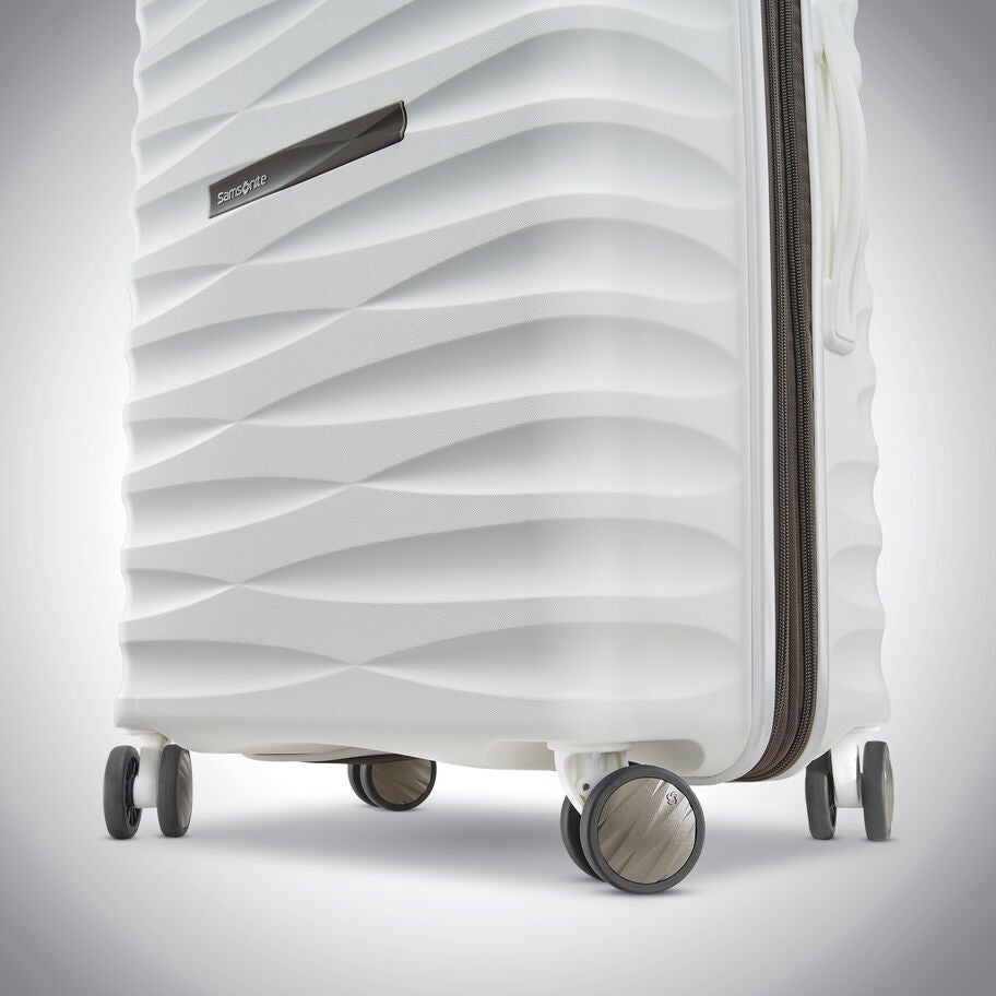 Samsonite Voltage DLX Spinner Medium in the color White. image number 5