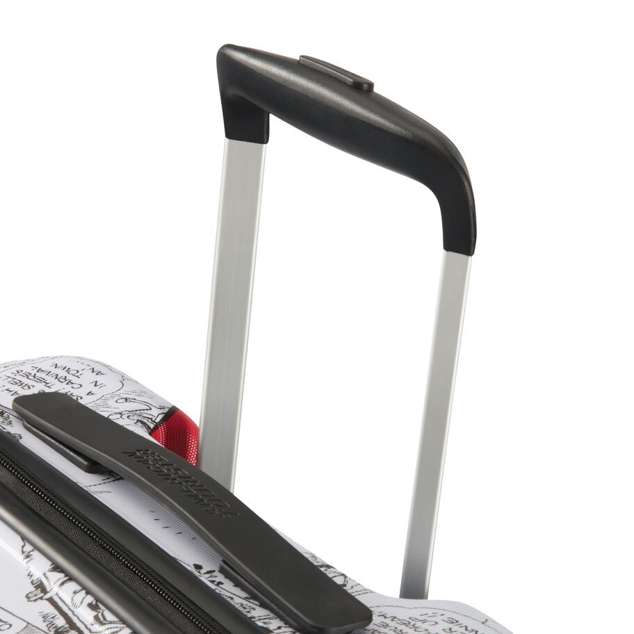 American Tourister Disney Wavebreaker Spinner Medium in the color Minnie Comics White. image number 5