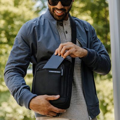 Samsonite Classic NXT Vertical Tablet With RFID in the color .