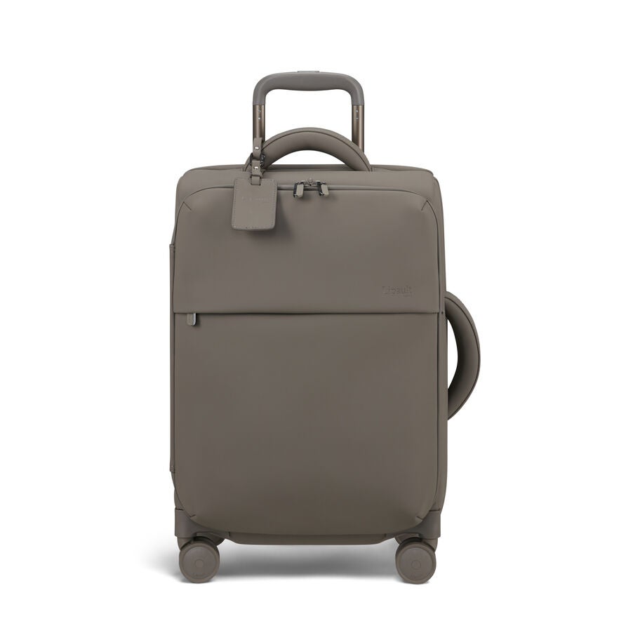 Lipault LOST IN BERLIN Cabin Spinner 2.0 in the color Ash Stone. image number 5