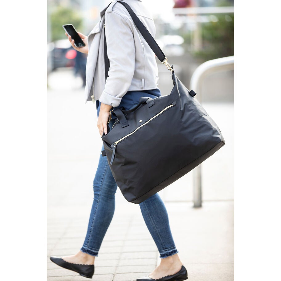 Samsonite Mobile Solution Classic Duffle in the color Black. image number 6