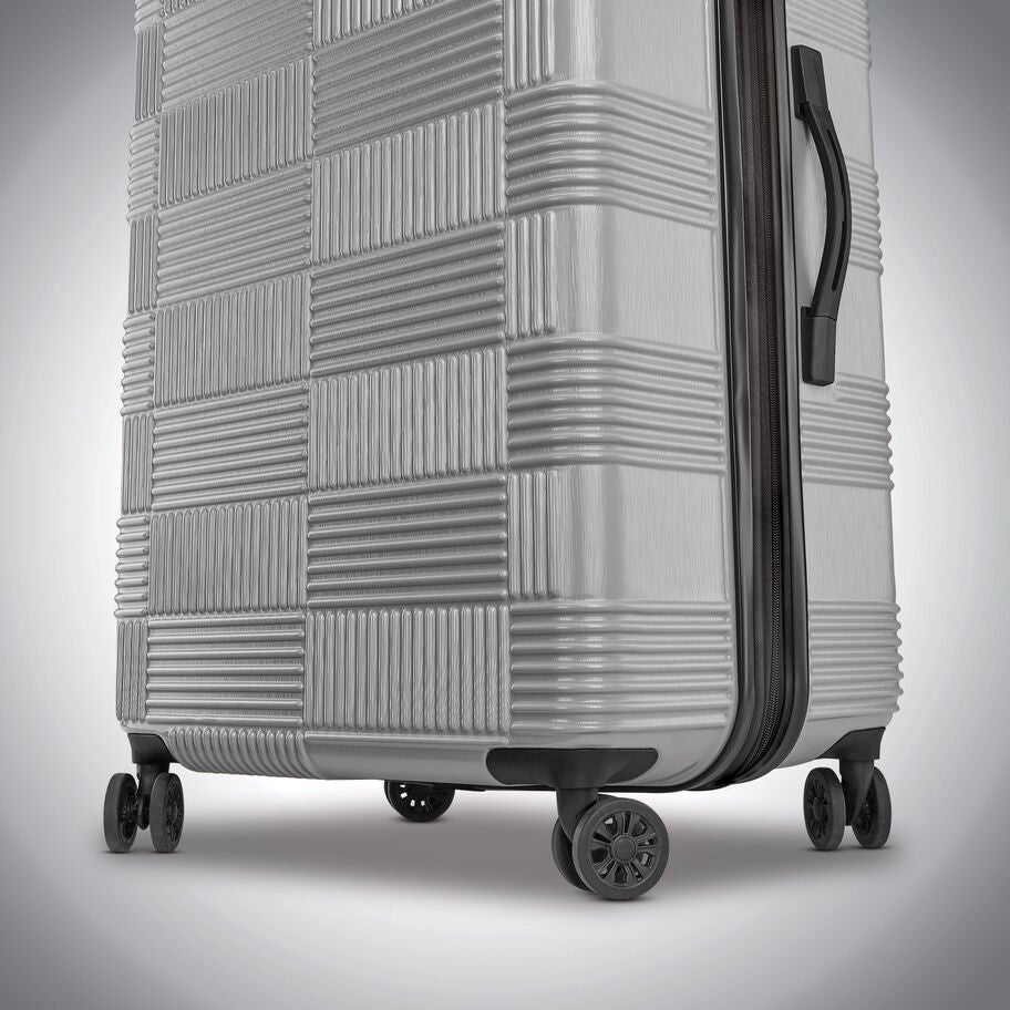 American Tourister UNIFY Spinner Carry-On&trade; in the color Silver. image number 5