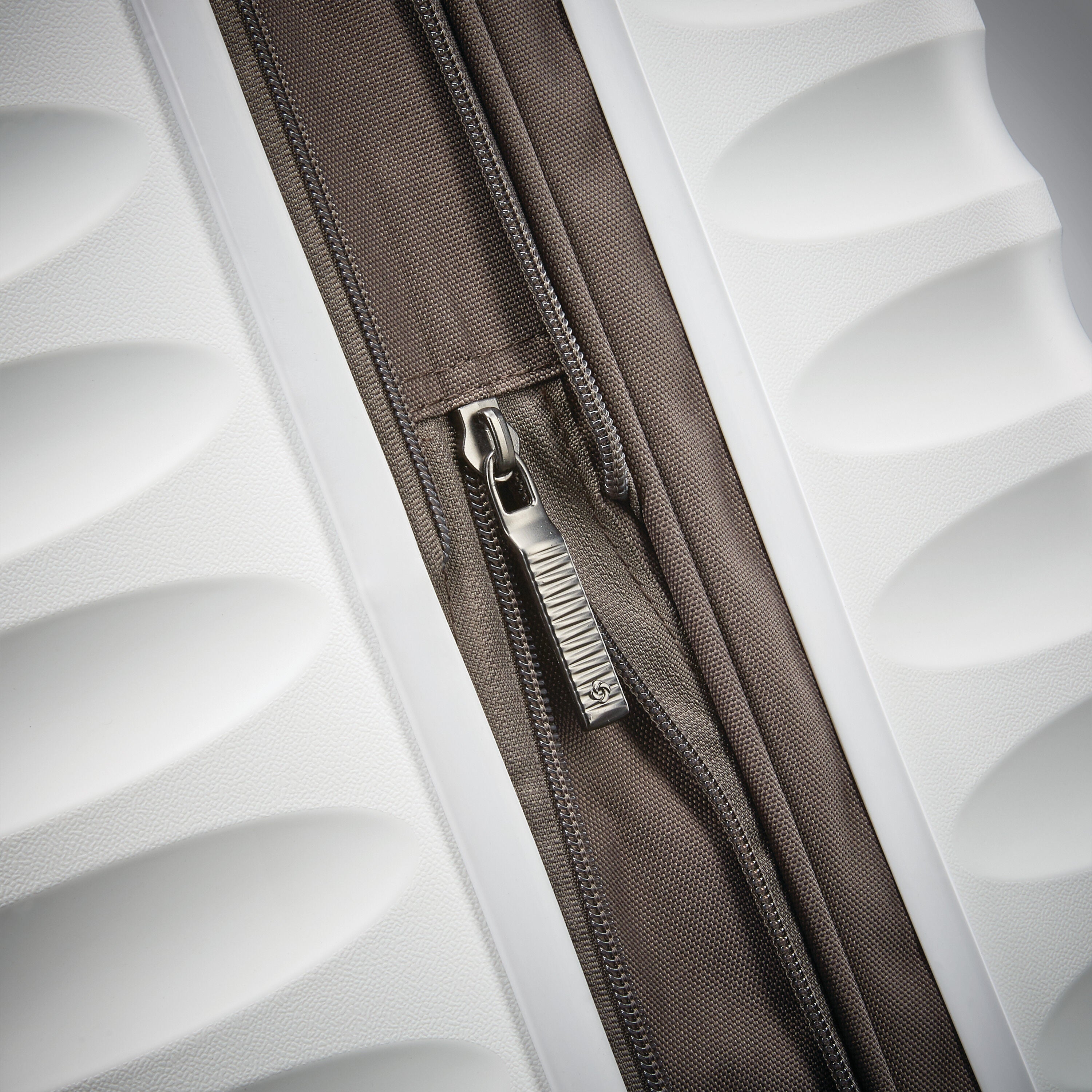 Voltage DLX Medium Spinner Medium Hardside Checked Luggage