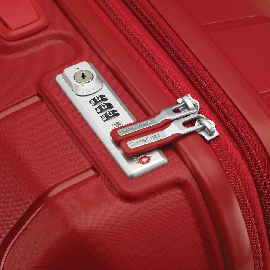 Samsonite Freeform&trade; Spinner Large in the color Red. image number 4